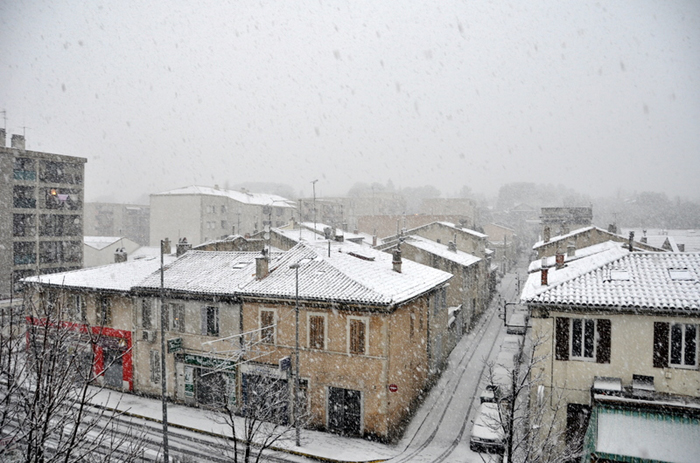 Aubagne neige 7 1 2009 (06)9h34 rue L Blanc