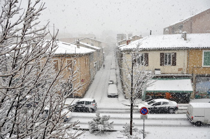 Aubagne neige 7 1 2009 (09)10h18 rue L Blanc
