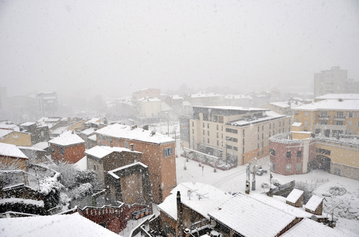 Aubagne neige 7 1 2009 (25)10h45