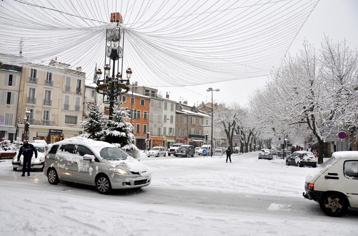 Aubagne neige 7 1 2009 (41)11h03 Place Pasteur