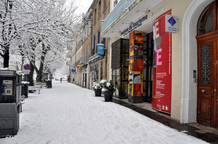 Aubagne neige 7 1 2009 (43)11h05 Cours Barthelemy