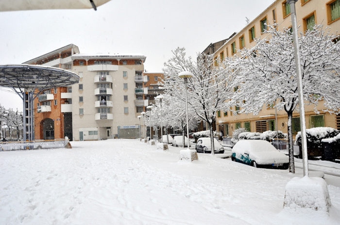 Aubagne neige 7 1 2009 (55)11h29 Espace Lucien Grimaud
