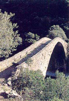 Pont genois dans la Spelunca